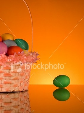 ist2_2987485-easter-basket-and